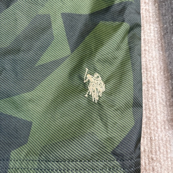 U.S. Polo Assn. Camouflage Green Windbreaker for Men 0106 - Picture 3 of 4